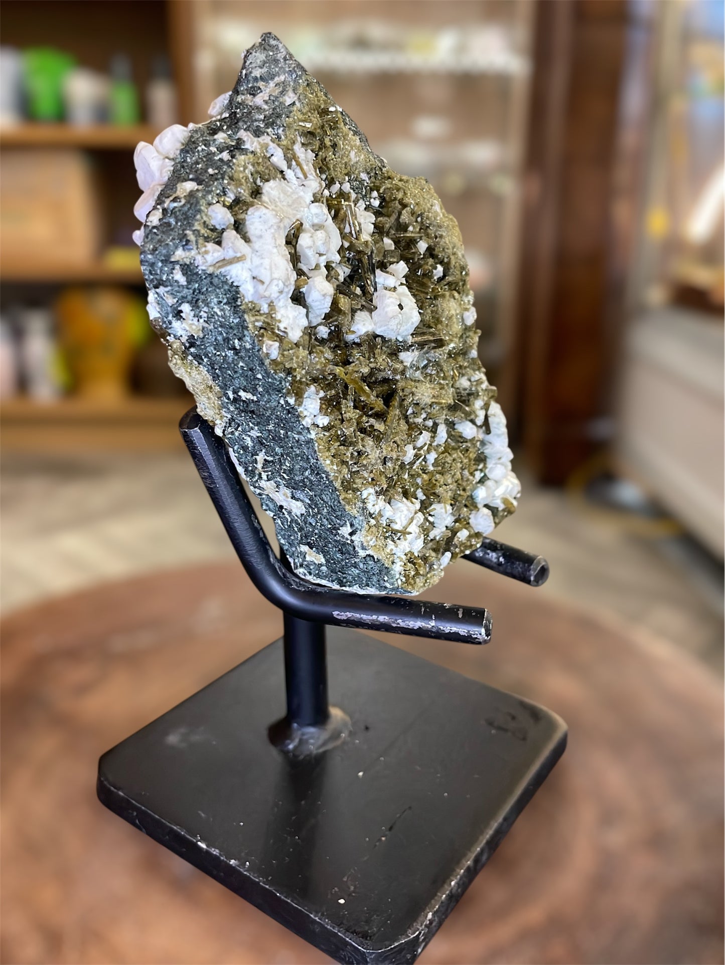 Epidote on Marix and Albite