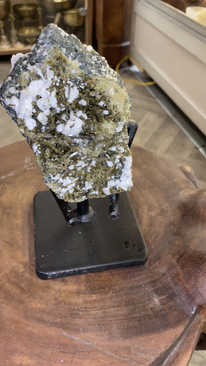 Epidote on Marix and Albite