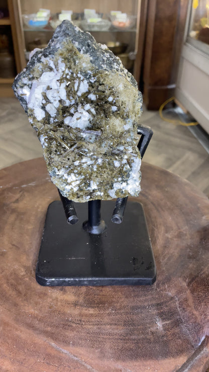Epidote on Marix and Albite